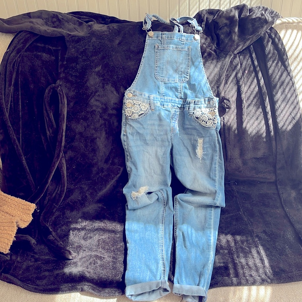 90’s lace overalls